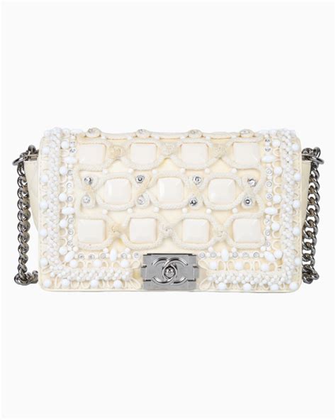 bolsa chanel bordada|Bolsa Chanel Boy Média Bordada em Pedras Off White.